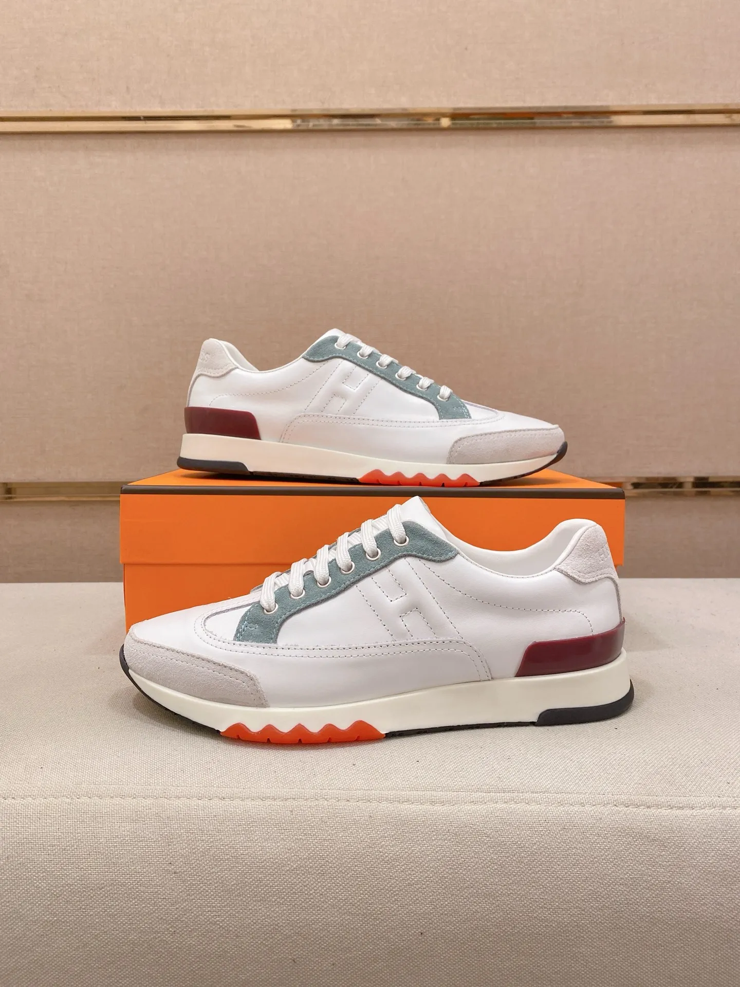Ex-factory price: 500💰《HERMES》【Classic original single version】Hermès; top 🔝purchasing agent🔍🔍men's latest 🇺🇸sold simultaneously, original imported from Italy ▲▲first-layer cowhide ▲▲ (high-end, nobility and class) ) Exquisite workmanship (Italian 🇮🇹 imported water-dyed 🐂 cowhide lining) sole: original sole provided by the original factory, ⚠️exclusive double-layer activity·TPR·rubber·combined molded outsole; super comfortable·wear-resistant·non-slip·environmental protection The real thing is more beautiful when photographed in kind (high quality, following orders), you can come in and out at will * Number of yards: 38·39·40·41·42·43·44# (can be customized 45.)